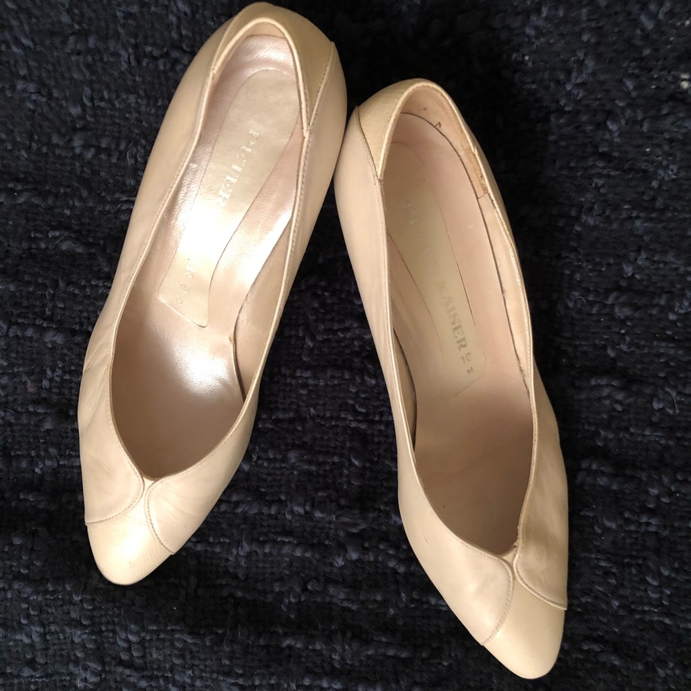 Peter Kaiser Vintage 90s German Designer Leather Pebbled Accents Heels 10M